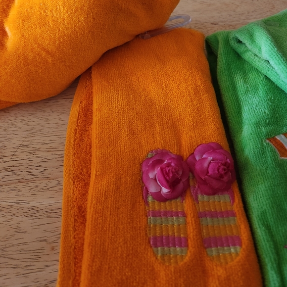 FINGERTIP TOWEL SET (2) - Orange/Pink 🌻2/$20 - Picture 3 of 13